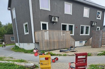 Barnehagen vår ligger i rolige omgivelser ved Elmea og Horns slakteri